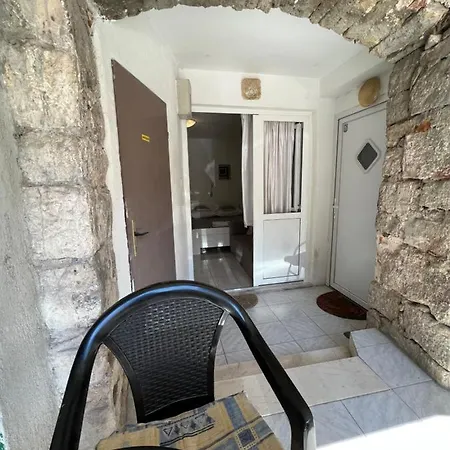 Old Town Nina Apartamento *
